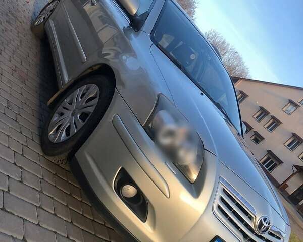 Сірий Тойота Авенсіс, об'ємом двигуна 1.8 л та пробігом 235 тис. км за 6500 $, фото 12 на Automoto.ua