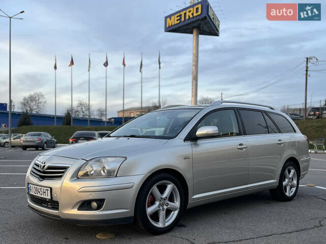 Серый Тойота Авенсис, объемом двигателя 2.2 л и пробегом 299 тыс. км за 7200 $, фото 10 на Automoto.ua