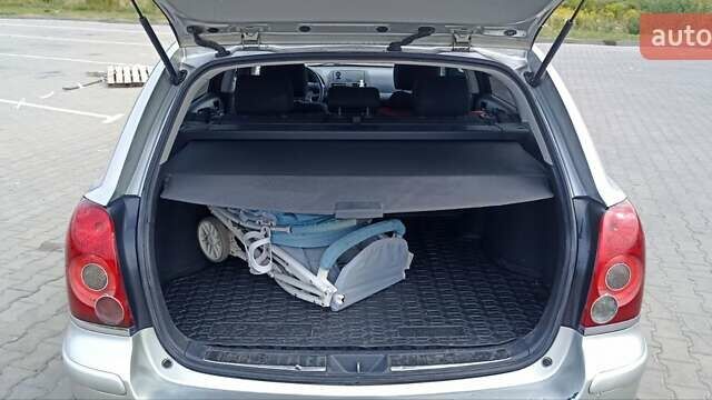 Серый Тойота Авенсис, объемом двигателя 2.2 л и пробегом 192 тыс. км за 7500 $, фото 7 на Automoto.ua