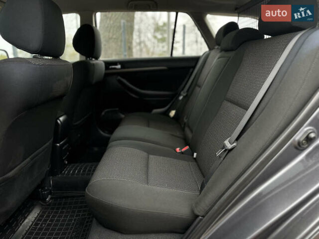 Серый Тойота Авенсис, объемом двигателя 1.8 л и пробегом 219 тыс. км за 6700 $, фото 34 на Automoto.ua