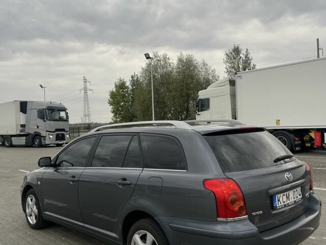 Серый Тойота Авенсис, объемом двигателя 2.2 л и пробегом 300 тыс. км за 3099 $, фото 5 на Automoto.ua