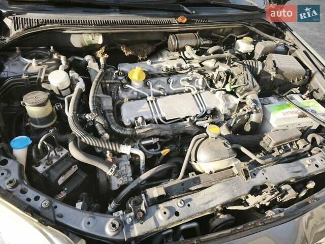 Сірий Тойота Авенсіс, об'ємом двигуна 2 л та пробігом 381 тис. км за 6000 $, фото 17 на Automoto.ua