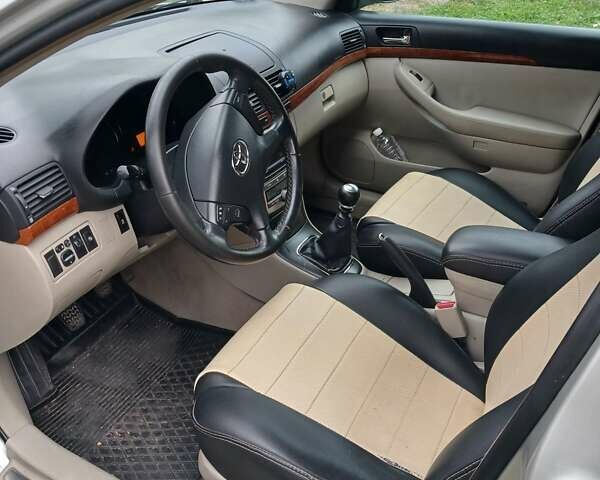 Сірий Тойота Авенсіс, об'ємом двигуна 2.2 л та пробігом 356 тис. км за 5500 $, фото 3 на Automoto.ua