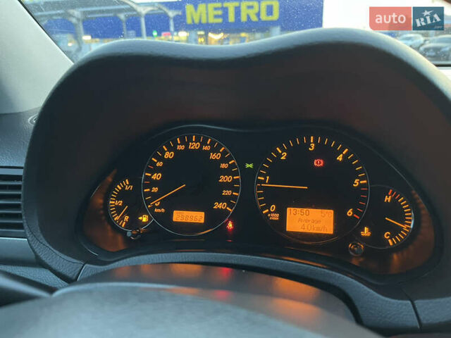 Серый Тойота Авенсис, объемом двигателя 2.2 л и пробегом 299 тыс. км за 7200 $, фото 28 на Automoto.ua