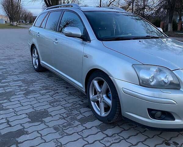 Серый Тойота Авенсис, объемом двигателя 2.2 л и пробегом 280 тыс. км за 6300 $, фото 1 на Automoto.ua