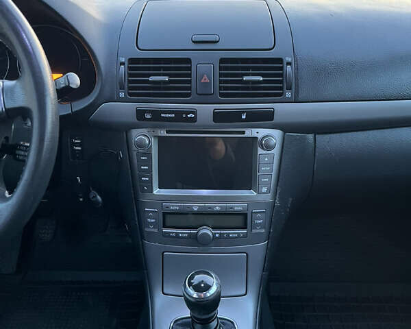 Серый Тойота Авенсис, объемом двигателя 2.2 л и пробегом 299 тыс. км за 7200 $, фото 26 на Automoto.ua