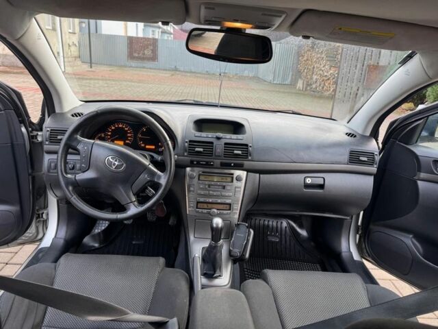 Сірий Тойота Авенсіс, об'ємом двигуна 2 л та пробігом 310 тис. км за 2750 $, фото 8 на Automoto.ua