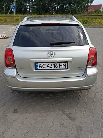 Серый Тойота Авенсис, объемом двигателя 2.2 л и пробегом 192 тыс. км за 7500 $, фото 4 на Automoto.ua