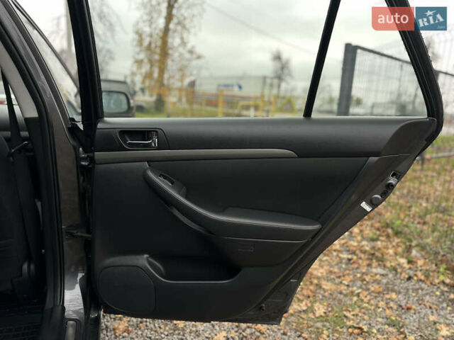 Серый Тойота Авенсис, объемом двигателя 1.8 л и пробегом 219 тыс. км за 6700 $, фото 37 на Automoto.ua