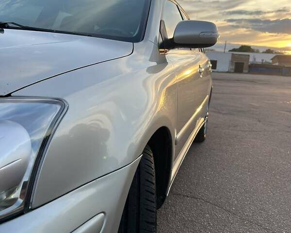 Серый Тойота Авенсис, объемом двигателя 1.79 л и пробегом 181 тыс. км за 6200 $, фото 4 на Automoto.ua