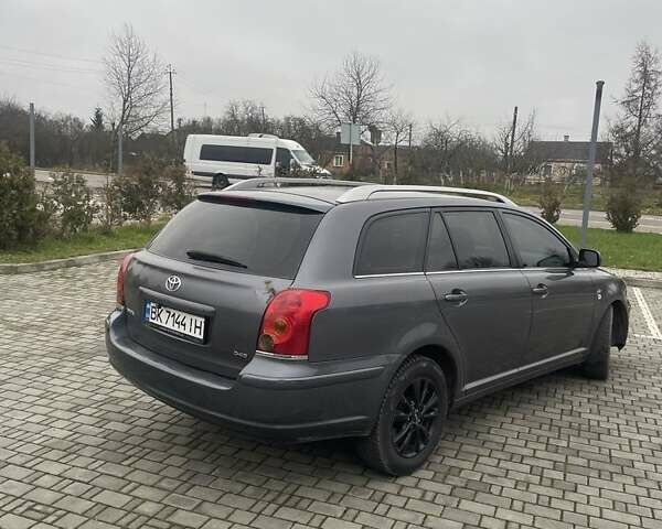 Сірий Тойота Авенсіс, об'ємом двигуна 2.2 л та пробігом 302 тис. км за 5850 $, фото 2 на Automoto.ua
