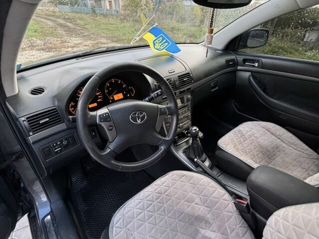 Серый Тойота Авенсис, объемом двигателя 2.2 л и пробегом 270 тыс. км за 6200 $, фото 5 на Automoto.ua