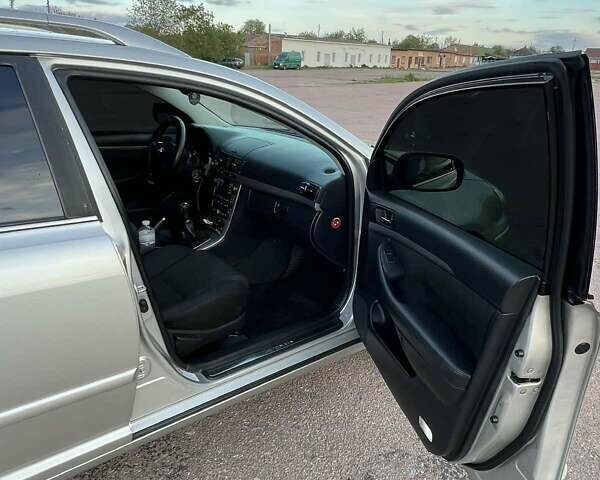 Серый Тойота Авенсис, объемом двигателя 1.79 л и пробегом 181 тыс. км за 6200 $, фото 23 на Automoto.ua