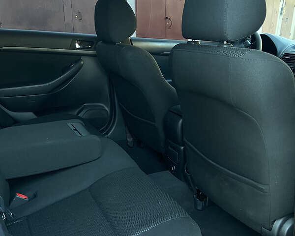 Серый Тойота Авенсис, объемом двигателя 2.23 л и пробегом 306 тыс. км за 5200 $, фото 12 на Automoto.ua