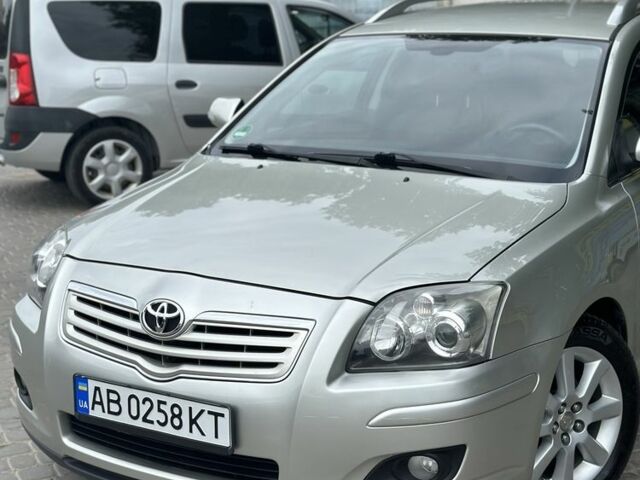 Серый Тойота Авенсис, объемом двигателя 0 л и пробегом 200 тыс. км за 7000 $, фото 4 на Automoto.ua