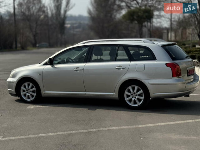 Серый Тойота Авенсис, объемом двигателя 2 л и пробегом 229 тыс. км за 6300 $, фото 7 на Automoto.ua