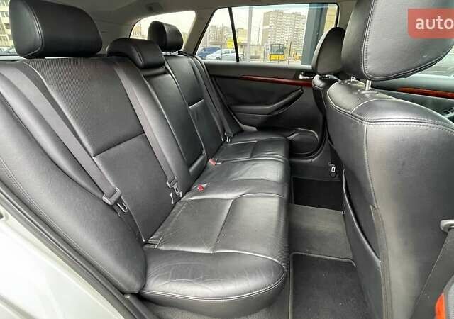 Серый Тойота Авенсис, объемом двигателя 2.2 л и пробегом 299 тыс. км за 7490 $, фото 10 на Automoto.ua