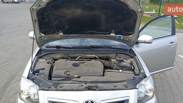 Серый Тойота Авенсис, объемом двигателя 2.2 л и пробегом 192 тыс. км за 7500 $, фото 10 на Automoto.ua