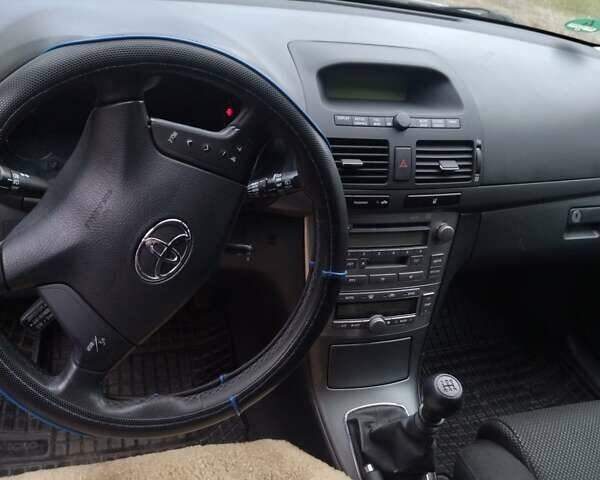 Серый Тойота Авенсис, объемом двигателя 2.2 л и пробегом 257 тыс. км за 6100 $, фото 7 на Automoto.ua