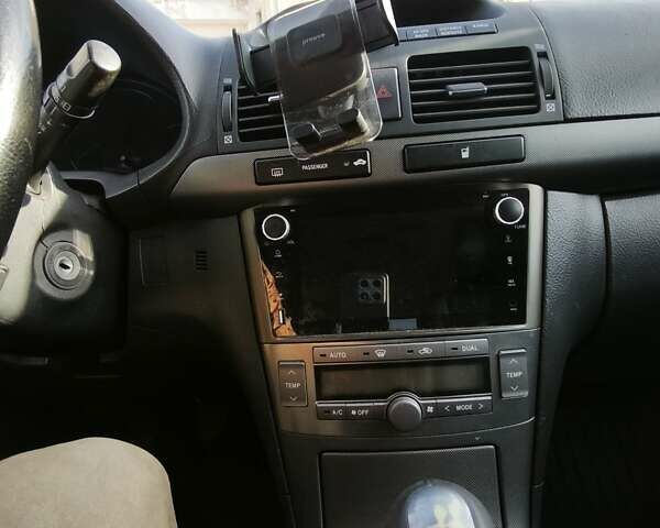 Сірий Тойота Авенсіс, об'ємом двигуна 2 л та пробігом 381 тис. км за 6000 $, фото 8 на Automoto.ua