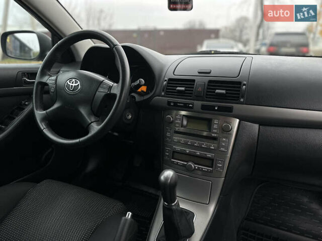 Серый Тойота Авенсис, объемом двигателя 1.8 л и пробегом 219 тыс. км за 6700 $, фото 45 на Automoto.ua