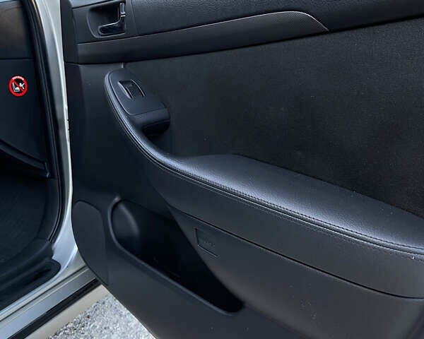 Серый Тойота Авенсис, объемом двигателя 2.23 л и пробегом 306 тыс. км за 5200 $, фото 13 на Automoto.ua