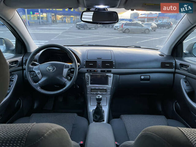 Серый Тойота Авенсис, объемом двигателя 2.2 л и пробегом 298 тыс. км за 6800 $, фото 25 на Automoto.ua