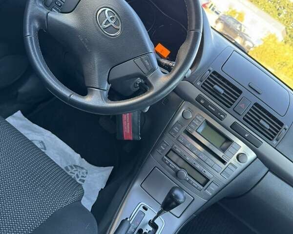 Серый Тойота Авенсис, объемом двигателя 1.8 л и пробегом 207 тыс. км за 7700 $, фото 7 на Automoto.ua