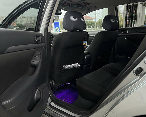 Серый Тойота Авенсис, объемом двигателя 2.2 л и пробегом 201 тыс. км за 7250 $, фото 8 на Automoto.ua