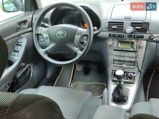 Серый Тойота Авенсис, объемом двигателя 2.23 л и пробегом 255 тыс. км за 6799 $, фото 5 на Automoto.ua