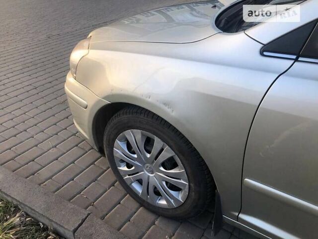 Сірий Тойота Авенсіс, об'ємом двигуна 1.8 л та пробігом 235 тис. км за 6500 $, фото 16 на Automoto.ua