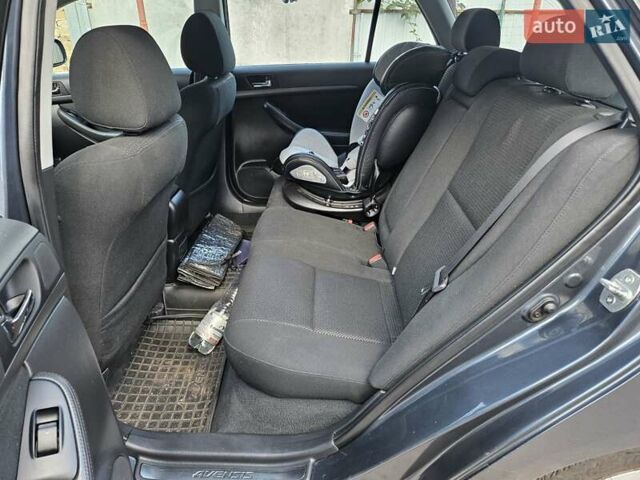 Серый Тойота Авенсис, объемом двигателя 1.79 л и пробегом 224 тыс. км за 7400 $, фото 12 на Automoto.ua