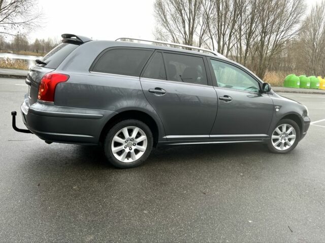 Серый Тойота Авенсис, объемом двигателя 2.2 л и пробегом 411 тыс. км за 5800 $, фото 3 на Automoto.ua