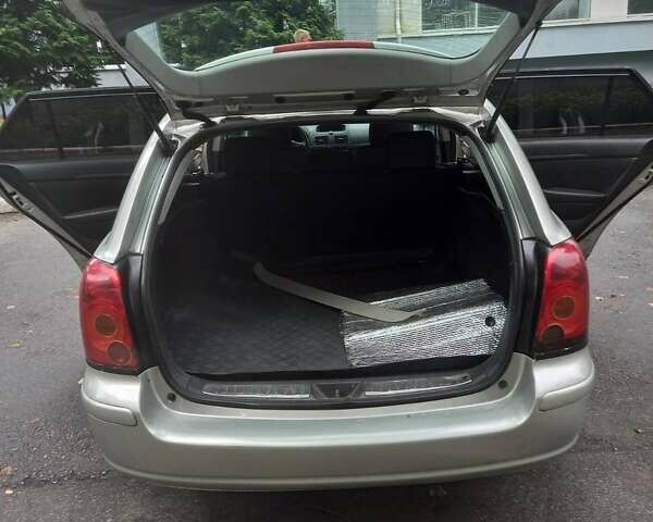 Серый Тойота Авенсис, объемом двигателя 2.2 л и пробегом 229 тыс. км за 5800 $, фото 8 на Automoto.ua