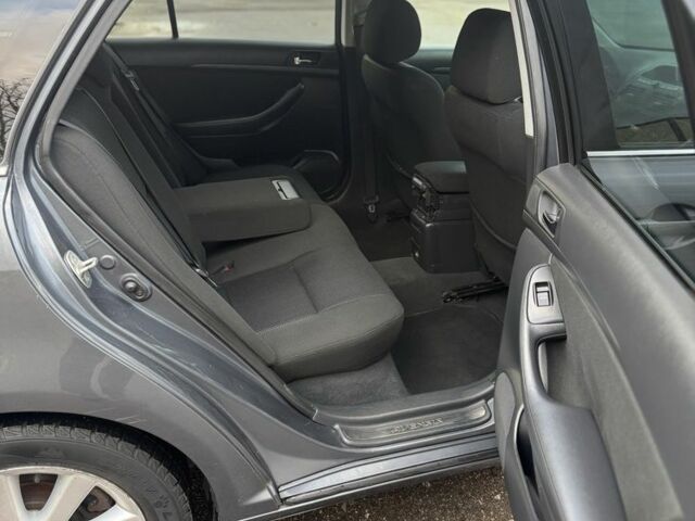 Сірий Тойота Авенсіс, об'ємом двигуна 2 л та пробігом 250 тис. км за 3250 $, фото 18 на Automoto.ua