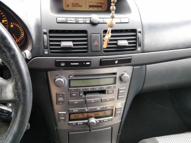 Сірий Тойота Авенсіс, об'ємом двигуна 2.2 л та пробігом 302 тис. км за 4850 $, фото 4 на Automoto.ua