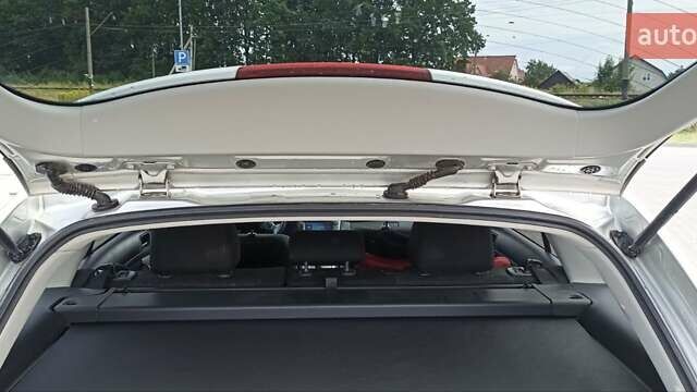 Серый Тойота Авенсис, объемом двигателя 2.2 л и пробегом 192 тыс. км за 7500 $, фото 11 на Automoto.ua