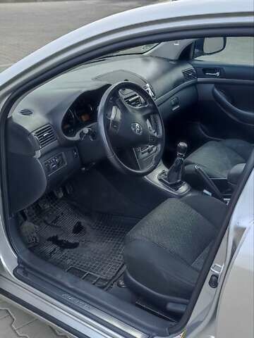 Серый Тойота Авенсис, объемом двигателя 2.2 л и пробегом 192 тыс. км за 7500 $, фото 5 на Automoto.ua