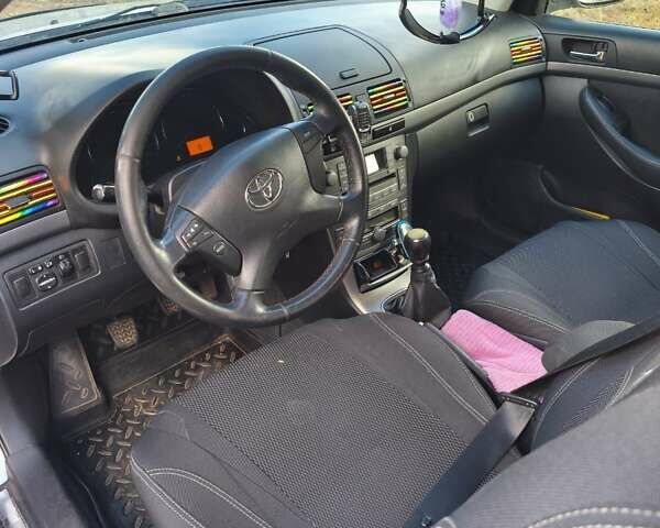 Серый Тойота Авенсис, объемом двигателя 2 л и пробегом 307 тыс. км за 7500 $, фото 11 на Automoto.ua