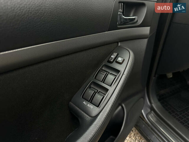 Серый Тойота Авенсис, объемом двигателя 1.8 л и пробегом 219 тыс. км за 6700 $, фото 19 на Automoto.ua