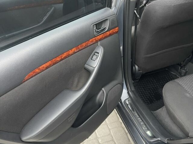 Серый Тойота Авенсис, объемом двигателя 2.2 л и пробегом 300 тыс. км за 3099 $, фото 8 на Automoto.ua