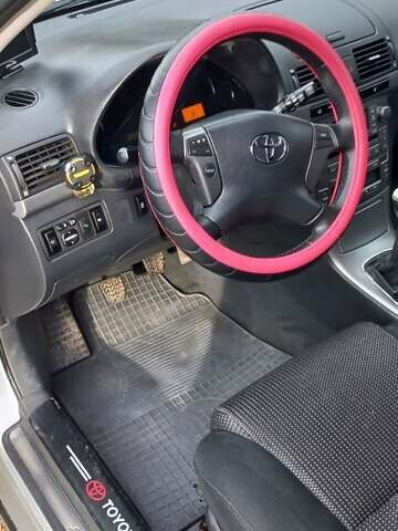 Серый Тойота Авенсис, объемом двигателя 2.23 л и пробегом 298 тыс. км за 6500 $, фото 9 на Automoto.ua