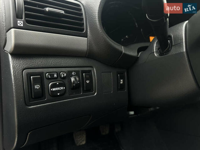 Серый Тойота Авенсис, объемом двигателя 1.8 л и пробегом 219 тыс. км за 6700 $, фото 25 на Automoto.ua