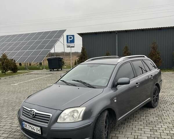Сірий Тойота Авенсіс, об'ємом двигуна 2.2 л та пробігом 302 тис. км за 5850 $, фото 4 на Automoto.ua