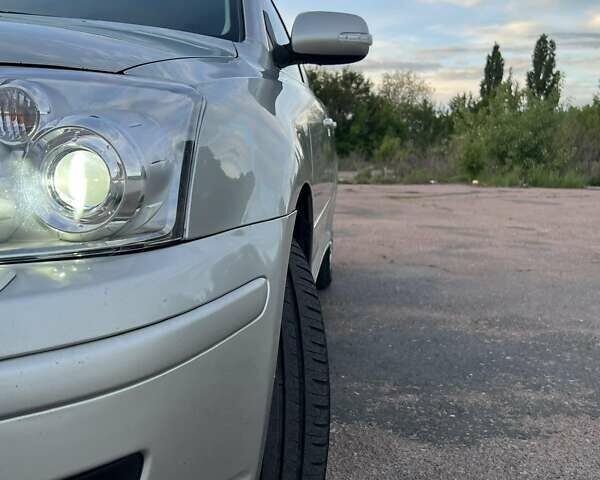 Серый Тойота Авенсис, объемом двигателя 1.79 л и пробегом 181 тыс. км за 6200 $, фото 11 на Automoto.ua