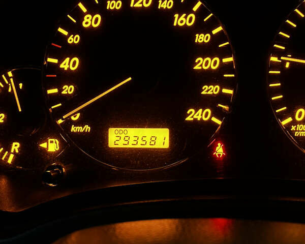 Сірий Тойота Авенсіс, об'ємом двигуна 2.2 л та пробігом 293 тис. км за 5400 $, фото 10 на Automoto.ua