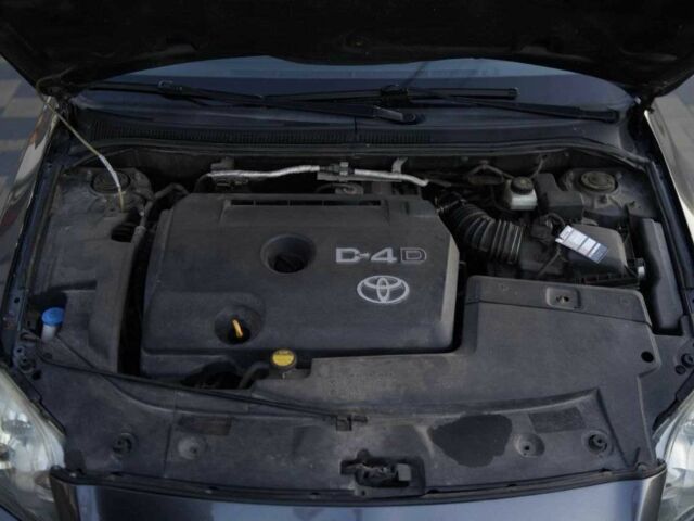 Серый Тойота Авенсис, объемом двигателя 2 л и пробегом 259 тыс. км за 4800 $, фото 5 на Automoto.ua