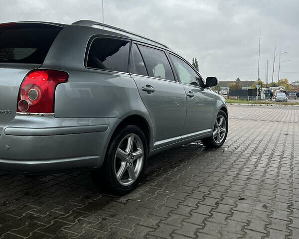 Серый Тойота Авенсис, объемом двигателя 2.2 л и пробегом 201 тыс. км за 7250 $, фото 5 на Automoto.ua