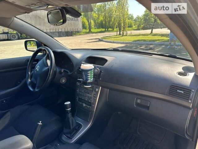 Серый Тойота Авенсис, объемом двигателя 2.23 л и пробегом 178 тыс. км за 7700 $, фото 15 на Automoto.ua