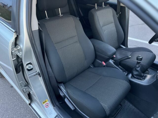 Серый Тойота Авенсис, объемом двигателя 2.2 л и пробегом 250 тыс. км за 7200 $, фото 20 на Automoto.ua